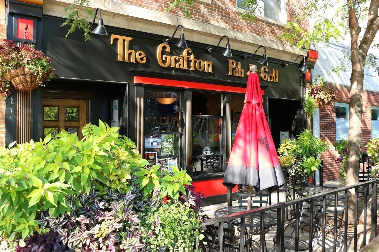 <span class="translation_missing" title="translation missing: en.meta.location_title, location_name: The Grafton Pub &amp; Grill, city: Chicago">Location Title</span>