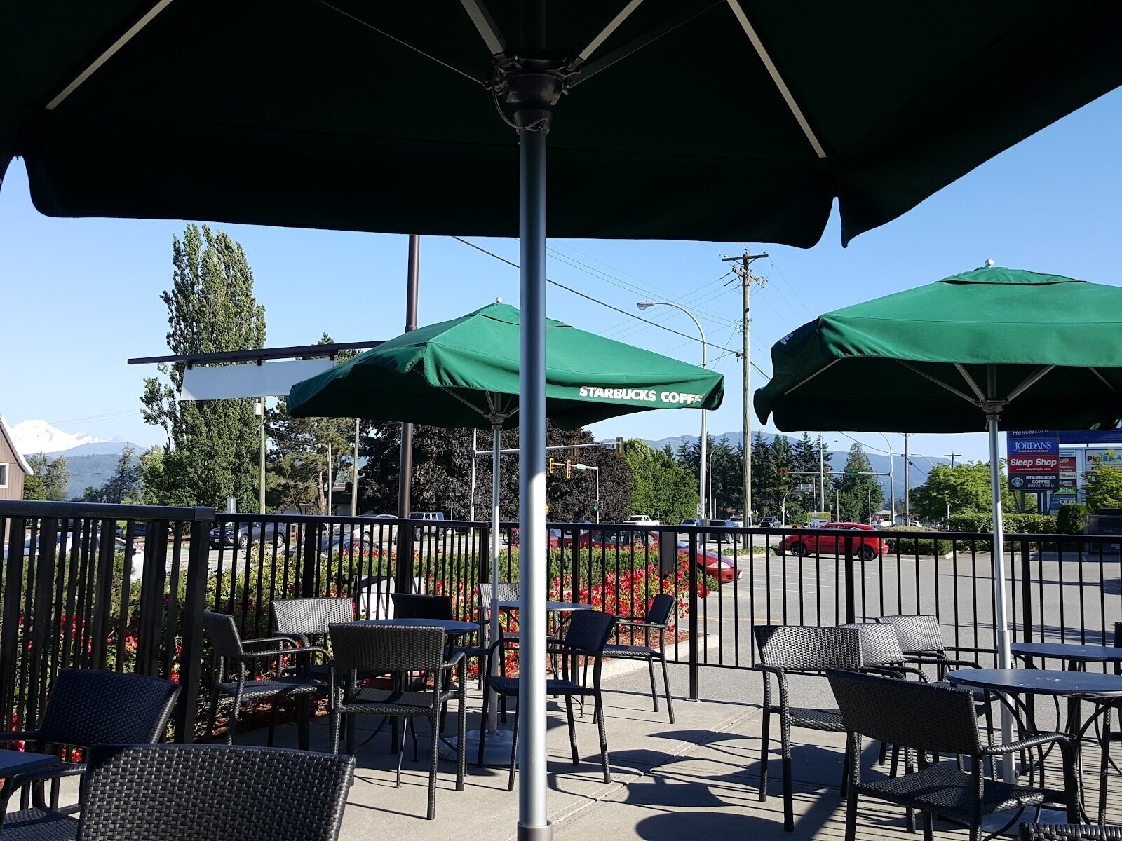 Starbucks Coffee Company @ Sumas Way: A Work-Friendly Place in Abbotsford