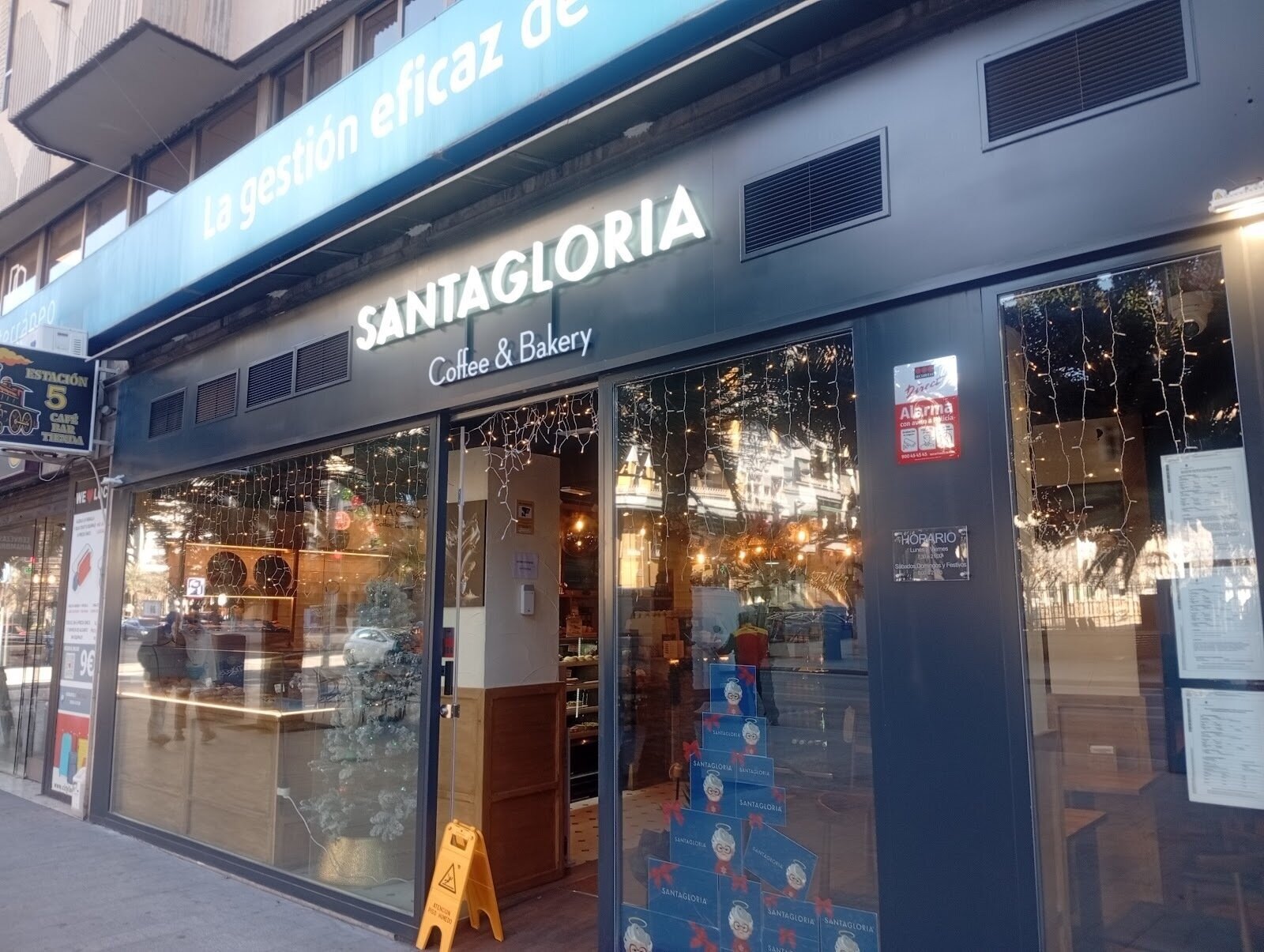<span class="translation_missing" title="translation missing: en.meta.location_title, location_name: Santagloria Coffee &amp; Bakery, city: Alicante">Location Title</span>