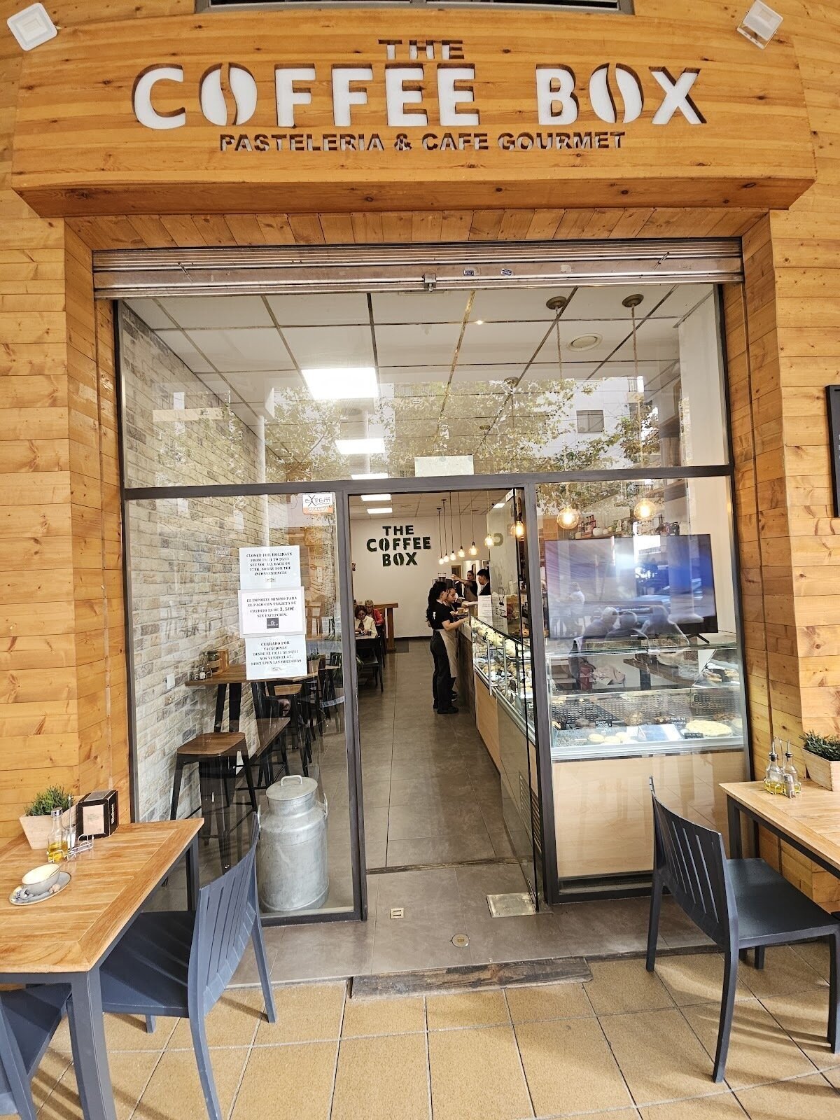 <span class="translation_missing" title="translation missing: en.meta.location_title, location_name: The Coffee Box, city: Alicante">Location Title</span>