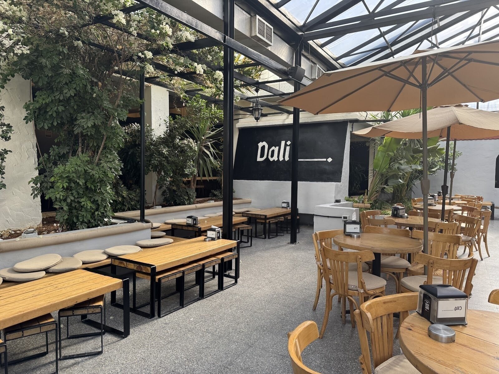 <span class="translation_missing" title="translation missing: en.meta.location_title, location_name: Dali, city: Amman">Location Title</span>