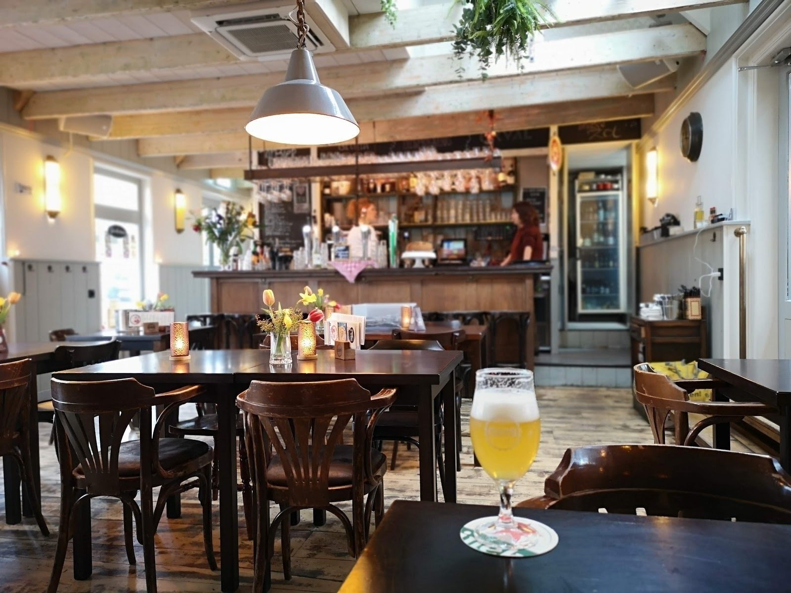 <span class="translation_missing" title="translation missing: en.meta.location_title, location_name: Café ONS, city: Amsterdam">Location Title</span>