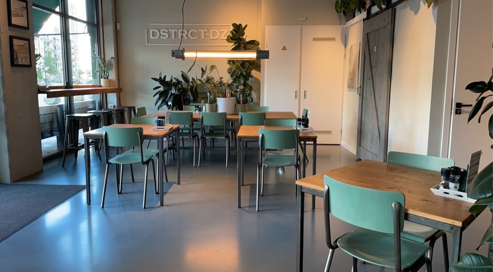 <span class="translation_missing" title="translation missing: en.meta.location_title, location_name: DSTRCT-DZ, city: Amsterdam">Location Title</span>