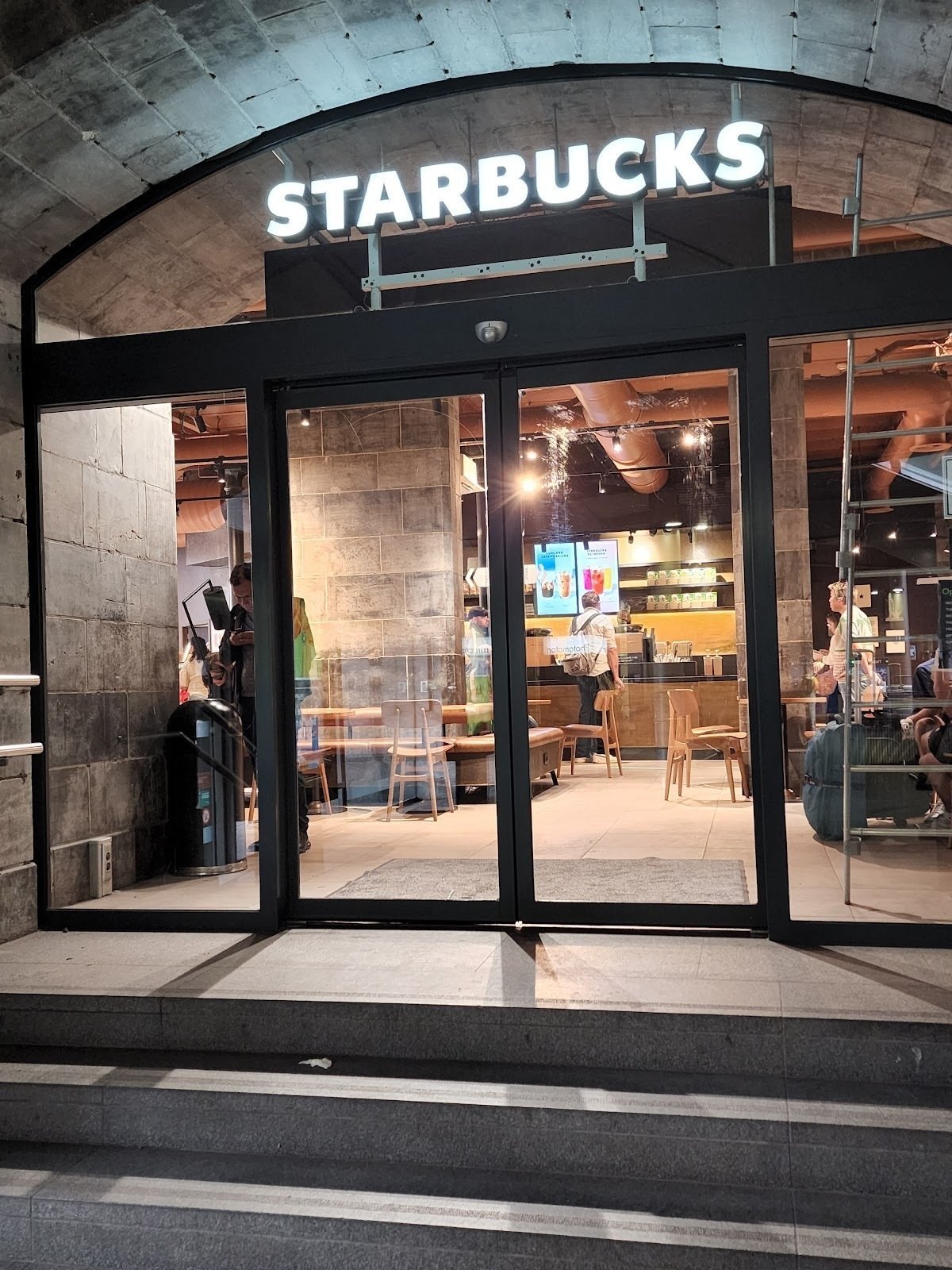 <span class="translation_missing" title="translation missing: en.meta.location_title, location_name: Starbucks @ Koningin Astridplein, city: Antwerp">Location Title</span>