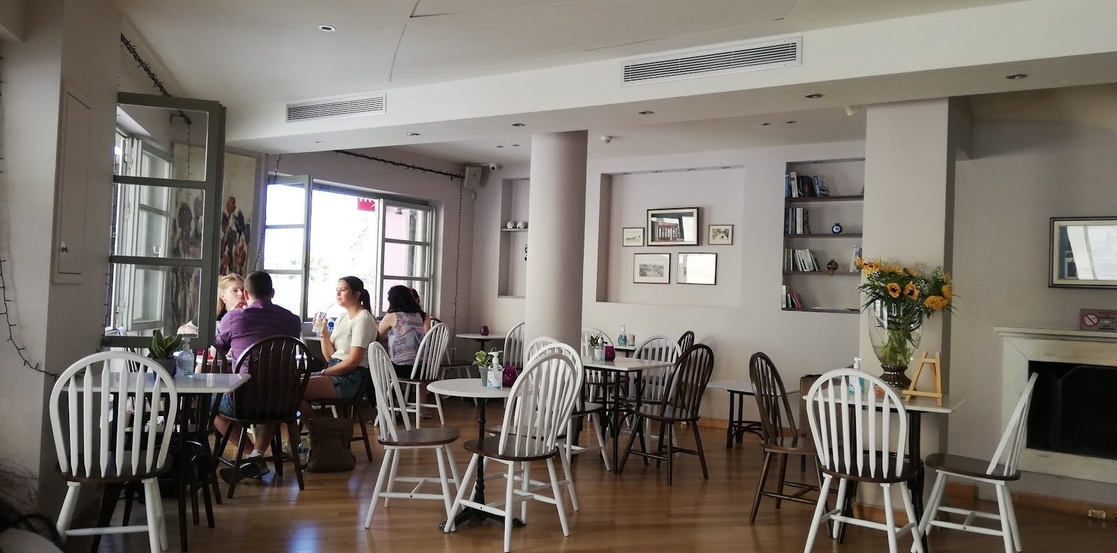 <span class="translation_missing" title="translation missing: en.meta.location_title, location_name: Cafe Plaka, city: Athens">Location Title</span>