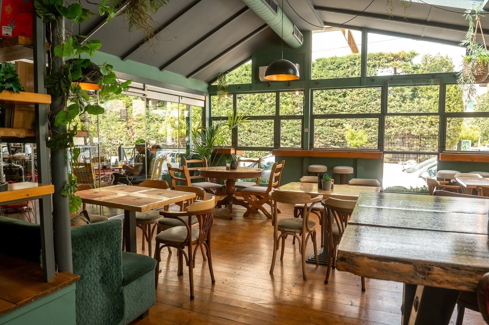 Hidden Χολαργός: A Work-Friendly Place in Athens
