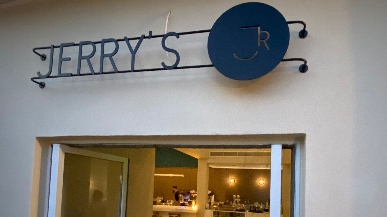 JERRY’S: A Work-Friendly Place in Athens