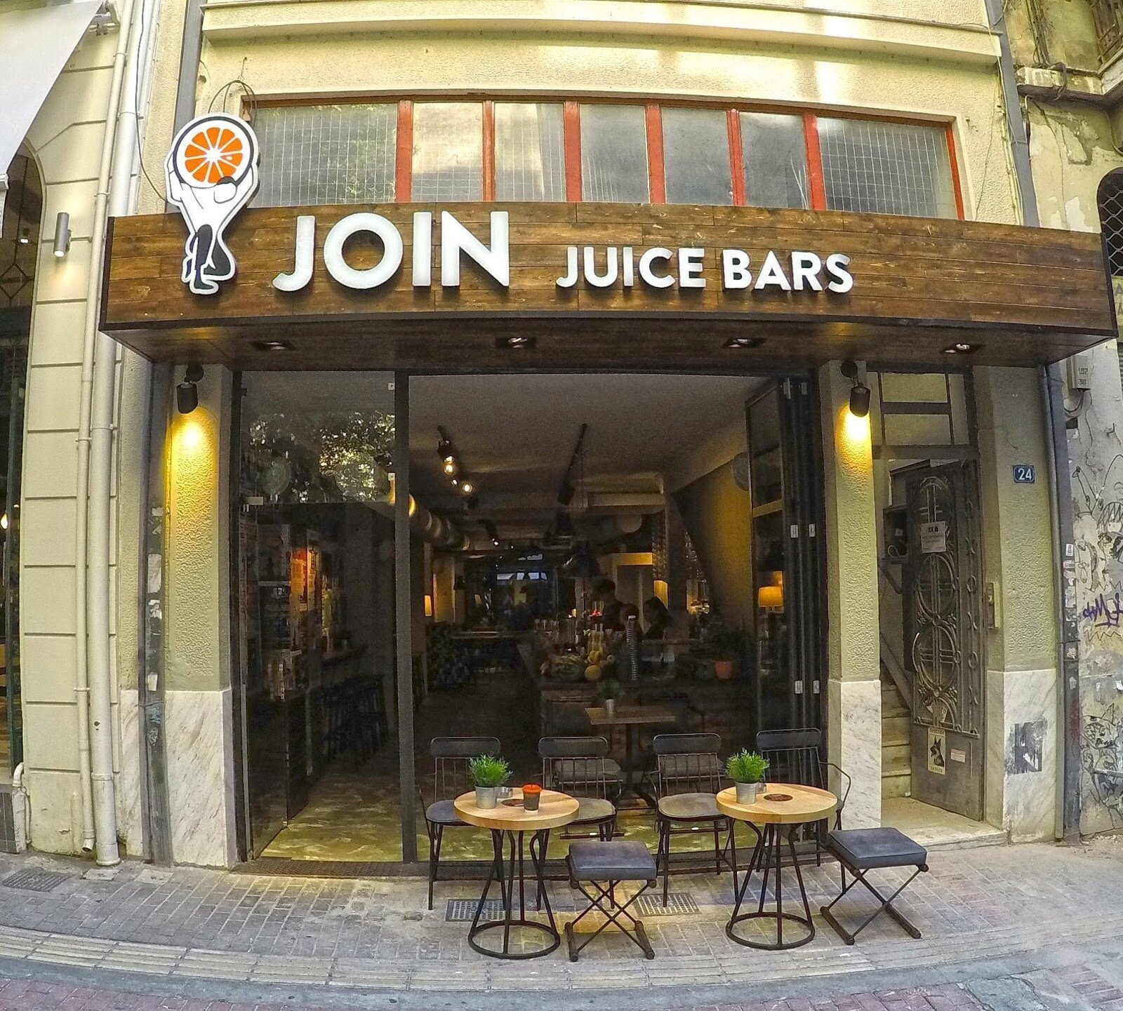 <span class="translation_missing" title="translation missing: en.meta.location_title, location_name: JOIN juice bars, city: Athens">Location Title</span>