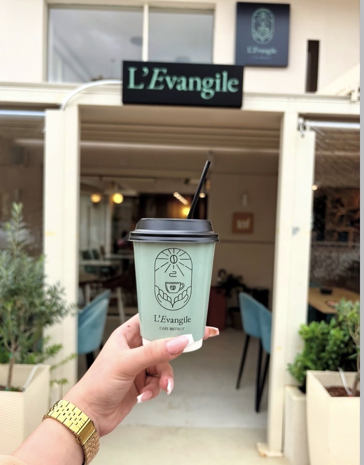 L' Evangile: A Work-Friendly Place in Athens