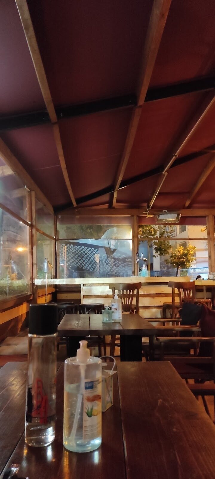 <span class="translation_missing" title="translation missing: en.meta.location_title, location_name: Metropolis Cafe, city: Athens">Location Title</span>