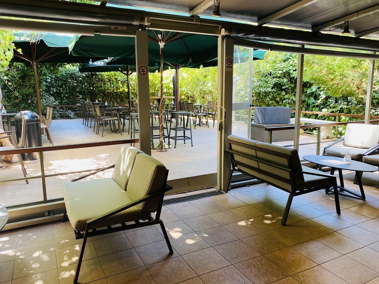 Starbucks @ Iroon Politechniou: A Work-Friendly Place in Athens