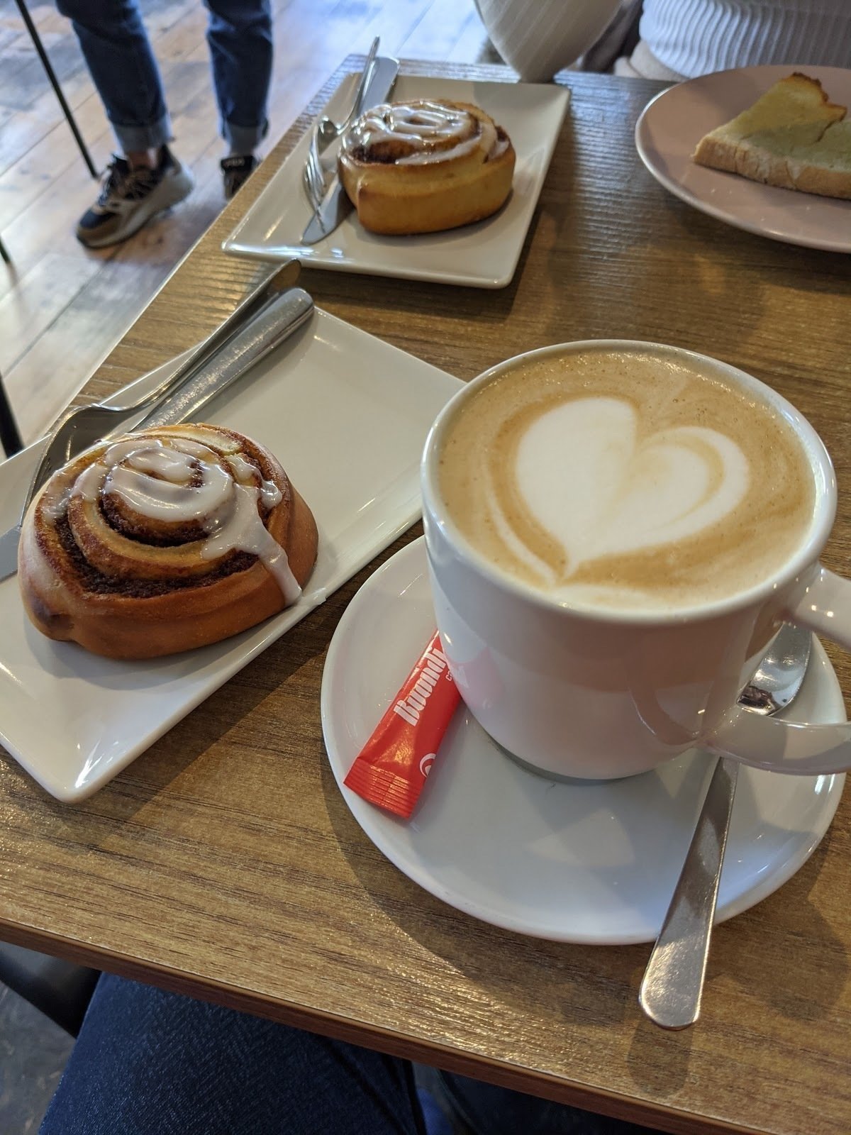 <span class="translation_missing" title="translation missing: en.meta.location_title, location_name: Monlou, Cake and Coffee House, city: Aveiro">Location Title</span>