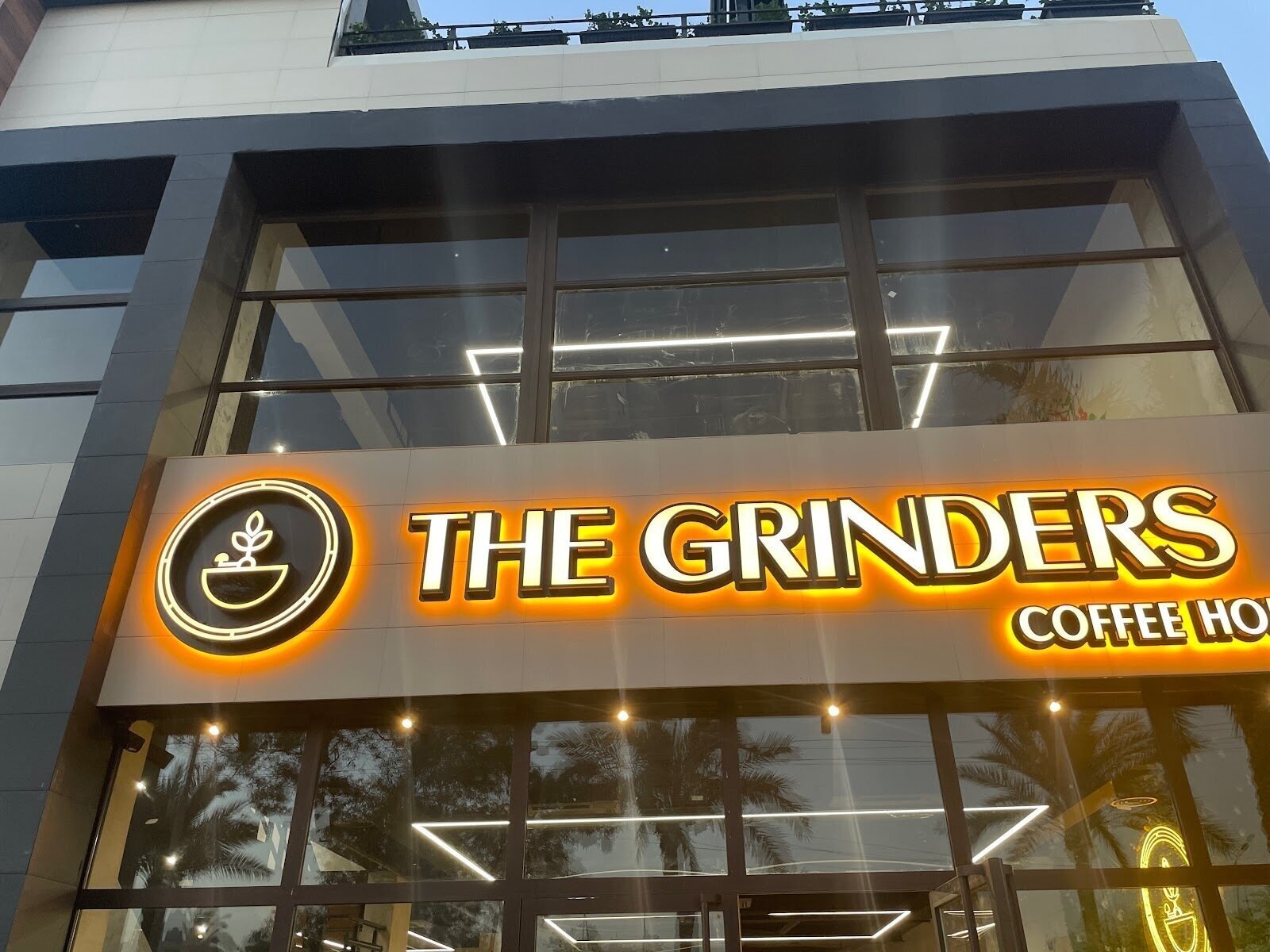 <span class="translation_missing" title="translation missing: en.meta.location_title, location_name: The Grinders, city: Baghdad">Location Title</span>