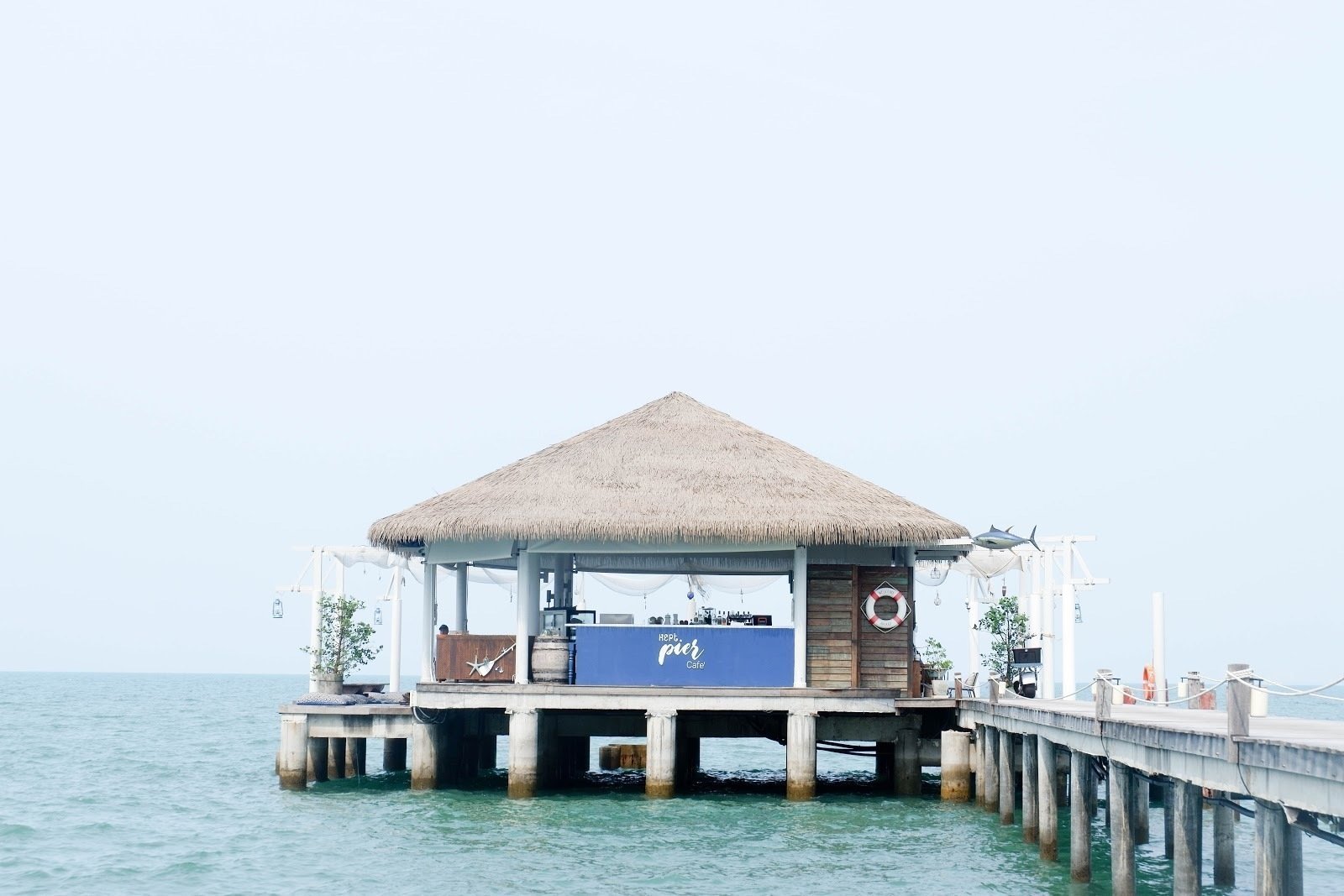 <span class="translation_missing" title="translation missing: en.meta.location_title, location_name: Kept Pier Cafe, city: Bang Sare">Location Title</span>