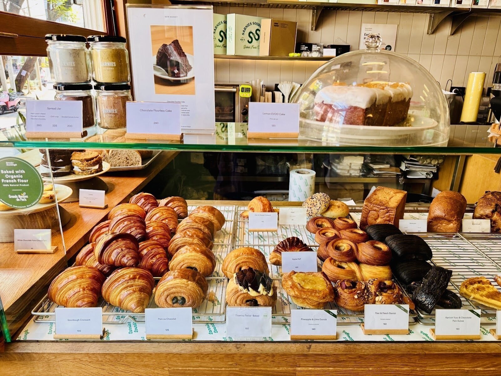 <span class="translation_missing" title="translation missing: en.meta.location_title, location_name: Sarnies Sourdough, city: Bangkok">Location Title</span>