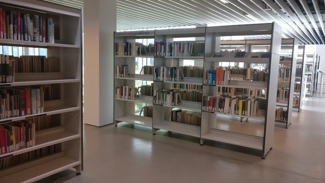 Biblioteca Camp de l'Arpa – Caterina Albert