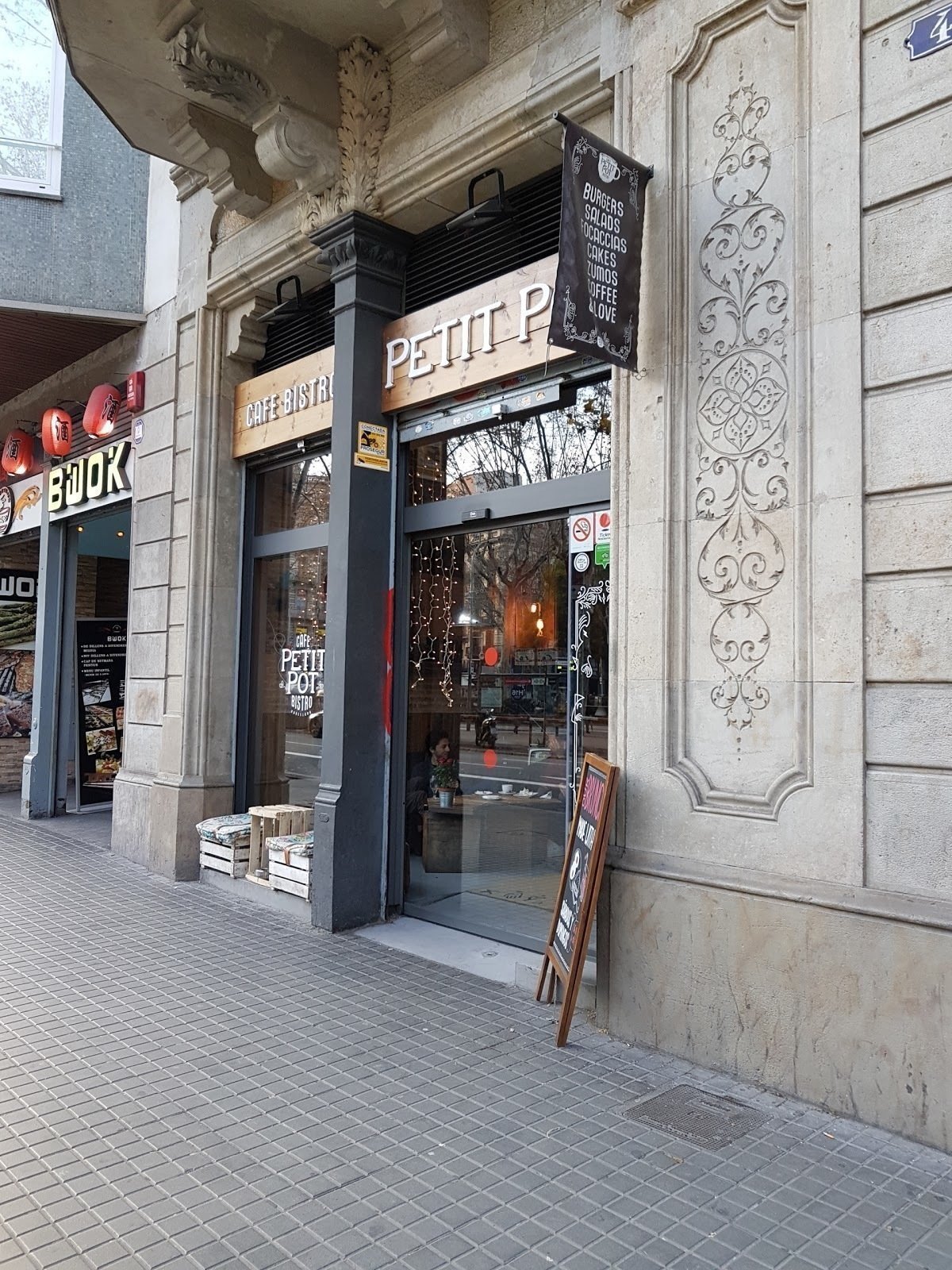 Citizen Café: A Work-Friendly Place in Barcelona