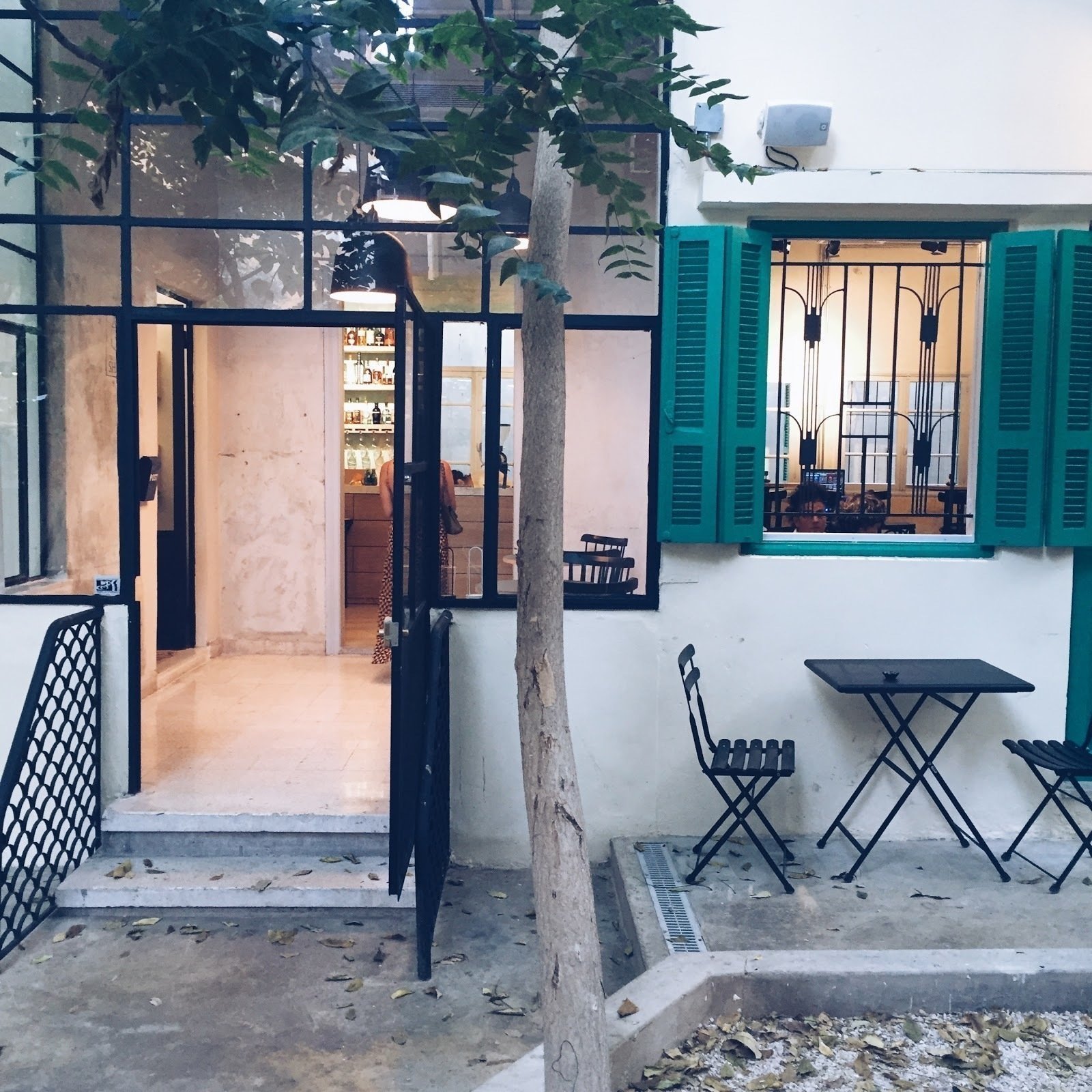 <span class="translation_missing" title="translation missing: en.meta.location_title, location_name: Kalei Coffee Co., city: Beirut">Location Title</span>