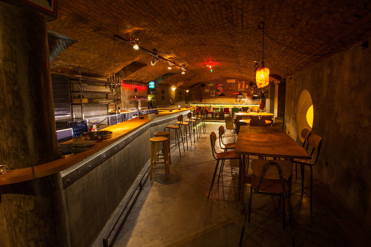<span class="translation_missing" title="translation missing: en.meta.location_title, location_name: Anker Bar, city: Belgrade">Location Title</span>