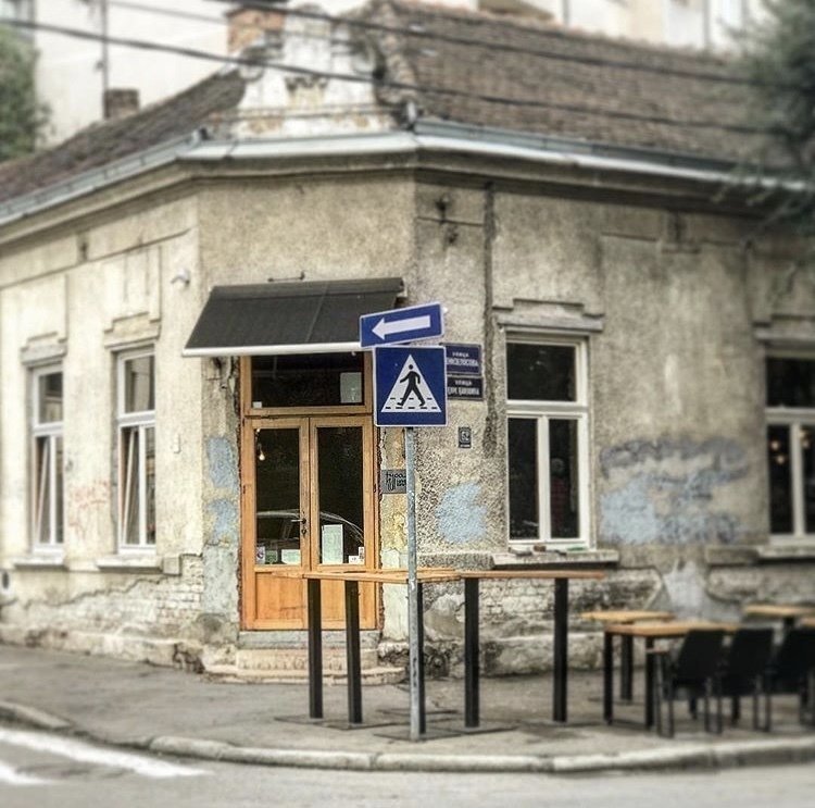 <span class="translation_missing" title="translation missing: en.meta.location_title, location_name: Đura Cafe Bar, city: Belgrade">Location Title</span>