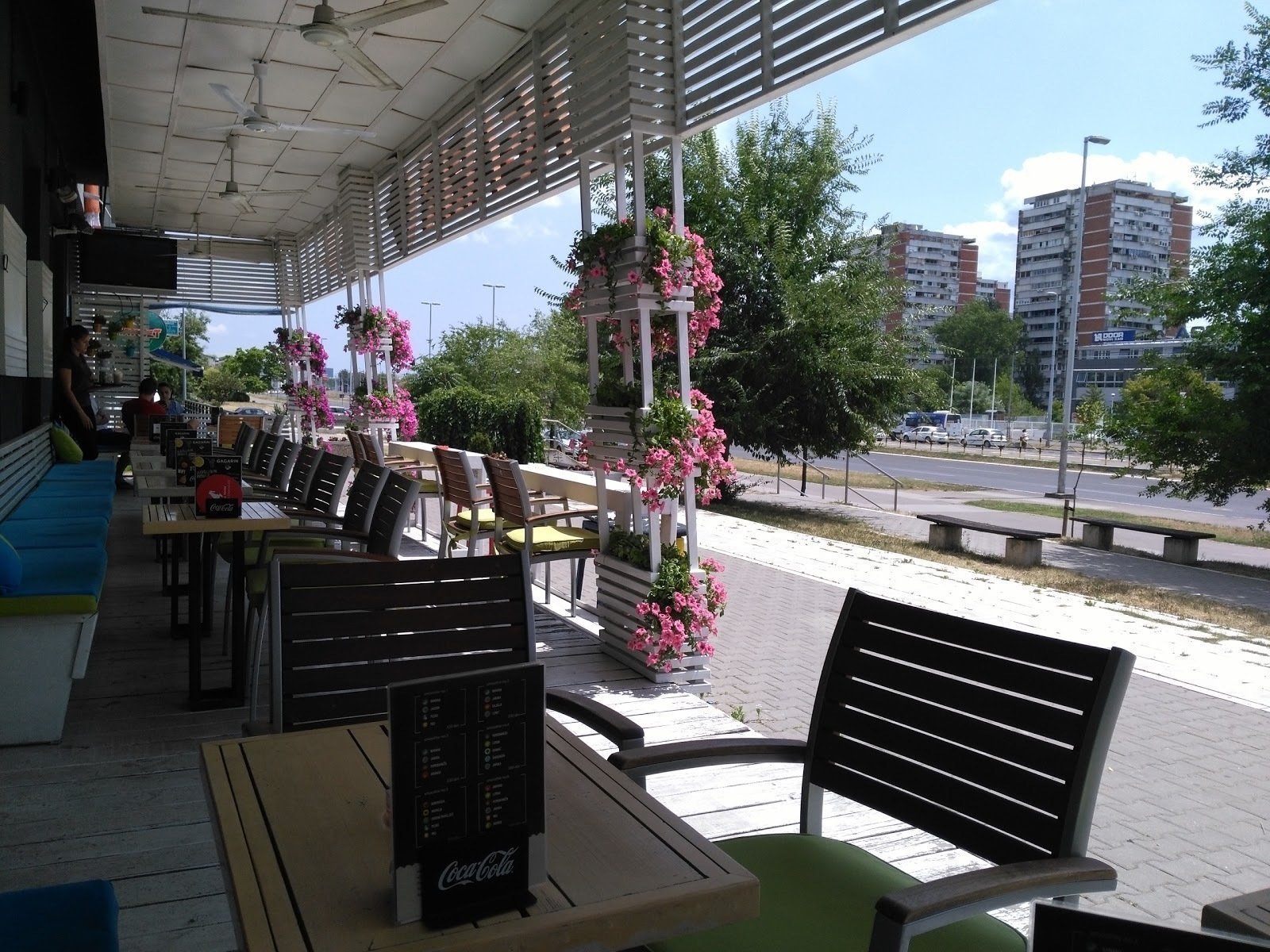 <span class="translation_missing" title="translation missing: en.meta.location_title, location_name: Gagarin cafe, city: Belgrade">Location Title</span>