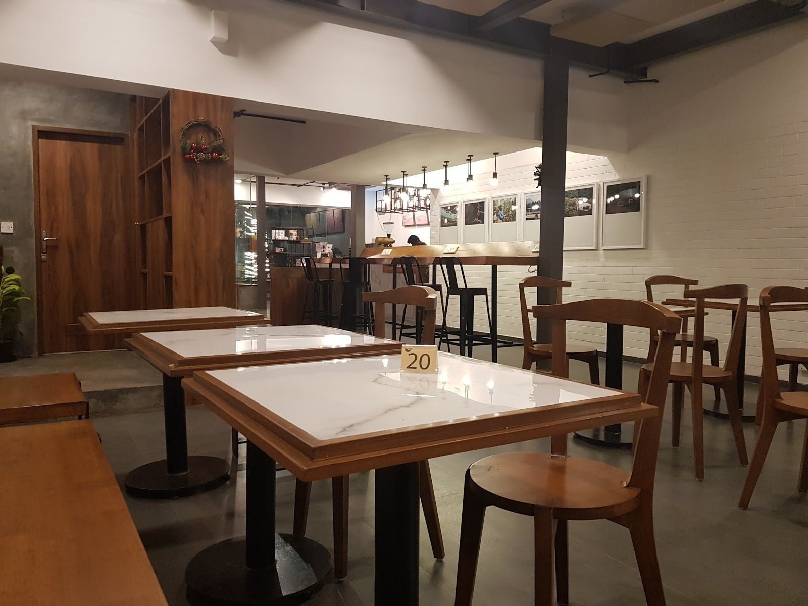 Third Wave Coffee Roasters - Indiranagar: A Work-Friendly Place in Bengaluru