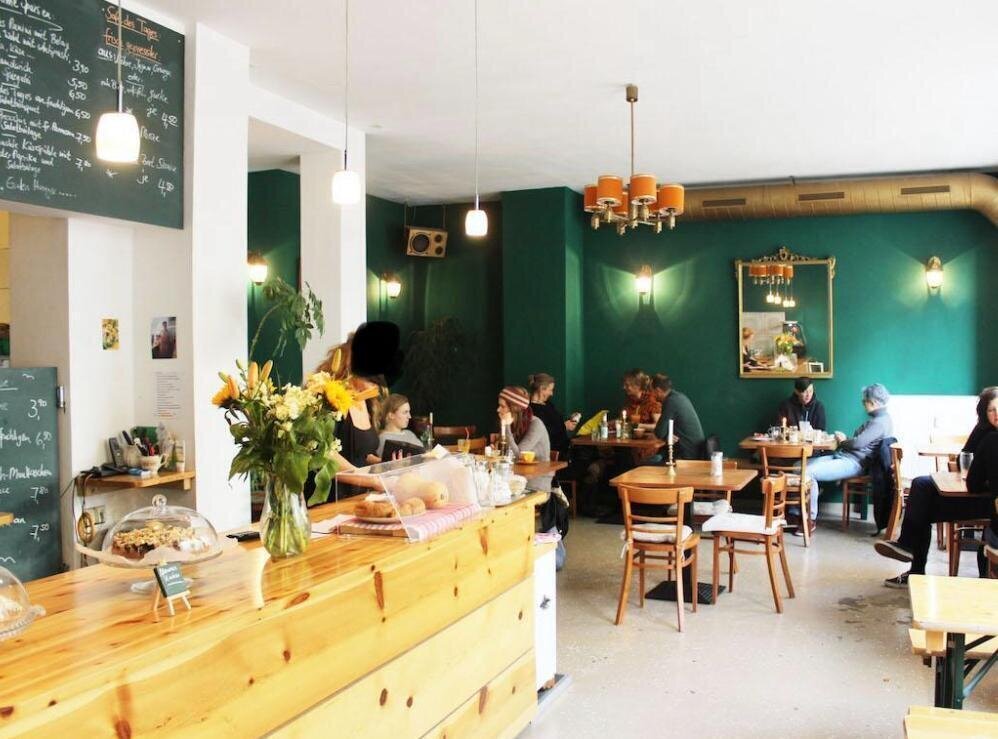 <span class="translation_missing" title="translation missing: en.meta.location_title, location_name: Café Fatma &amp; Frieda, city: Berlin">Location Title</span>