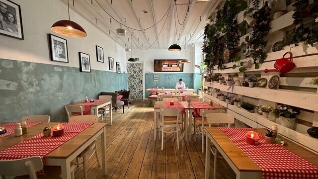 Coffee & Bagel House