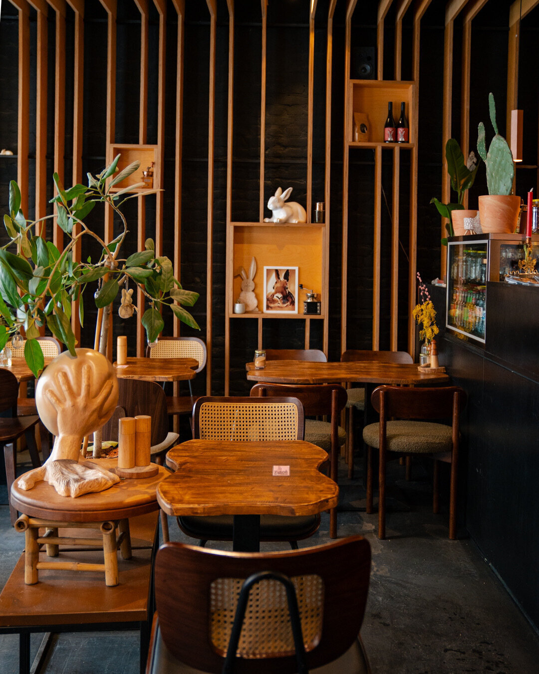<span class="translation_missing" title="translation missing: en.meta.location_title, location_name: The Rabbit Café, city: Berlin">Location Title</span>