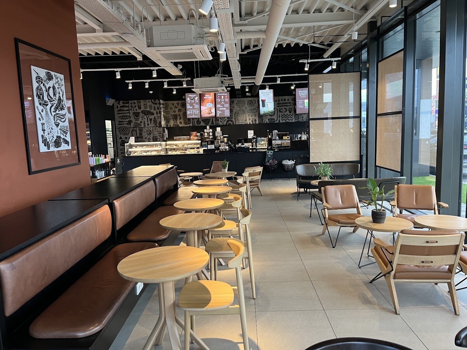 Starbucks @ Briljantstraat 1: A Work-Friendly Place in Bleiswijk