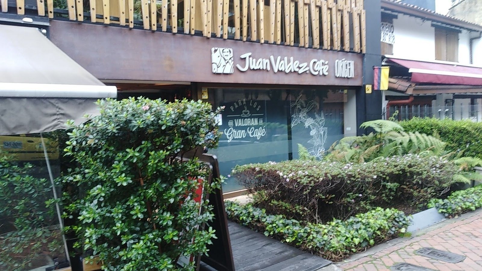 <span class="translation_missing" title="translation missing: en.meta.location_title, location_name: Juan Valdez Café, city: Bogotá">Location Title</span>