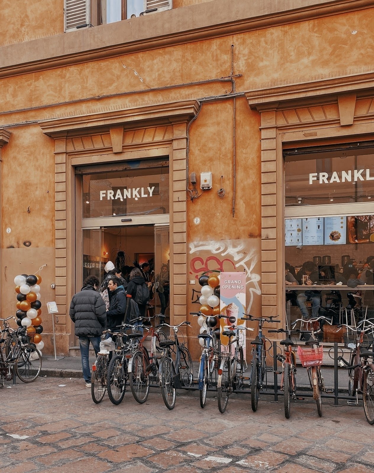 <span class="translation_missing" title="translation missing: en.meta.location_title, location_name: Frankly Bubble Tea &amp; Coffee, city: Bologna">Location Title</span>