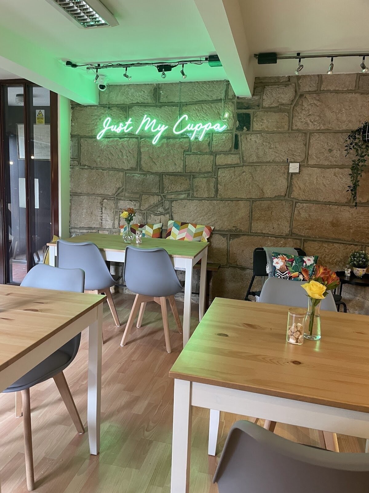 <span class="translation_missing" title="translation missing: en.meta.location_title, location_name: Just My Cuppa', city: Bradford">Location Title</span>