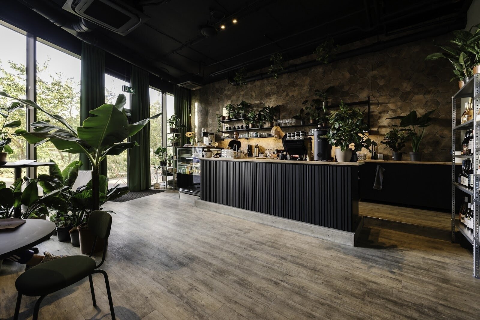 <span class="translation_missing" title="translation missing: en.meta.location_title, location_name: Jungle, Sky Park, city: Bratislava">Location Title</span>