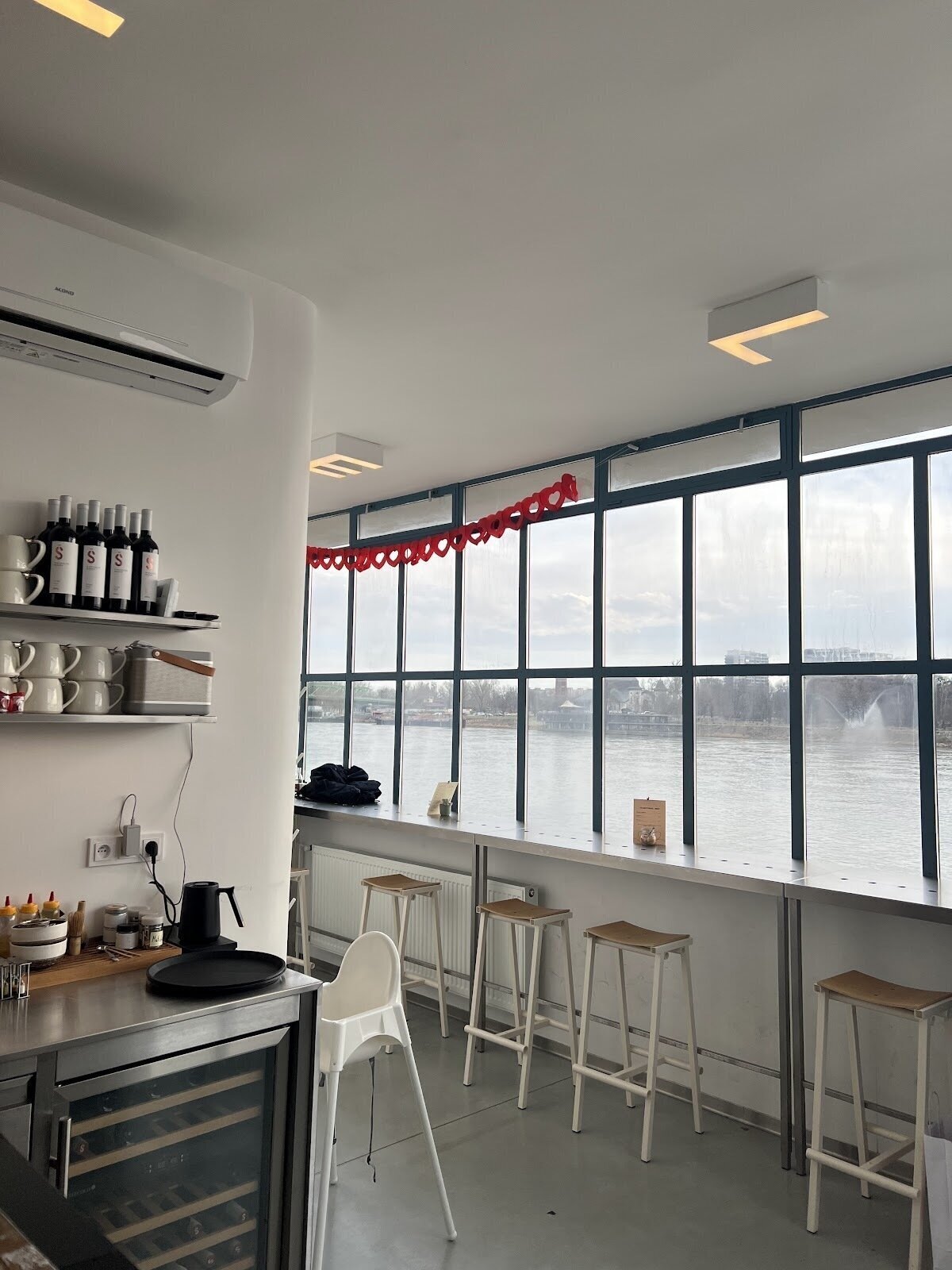 <span class="translation_missing" title="translation missing: en.meta.location_title, location_name: Propellerka, city: Bratislava">Location Title</span>