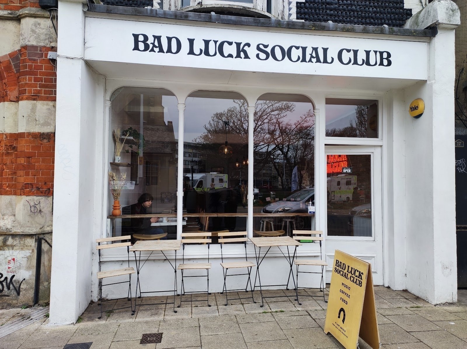 <span class="translation_missing" title="translation missing: en.meta.location_title, location_name: Bad Luck Social Club, city: Brighton">Location Title</span>