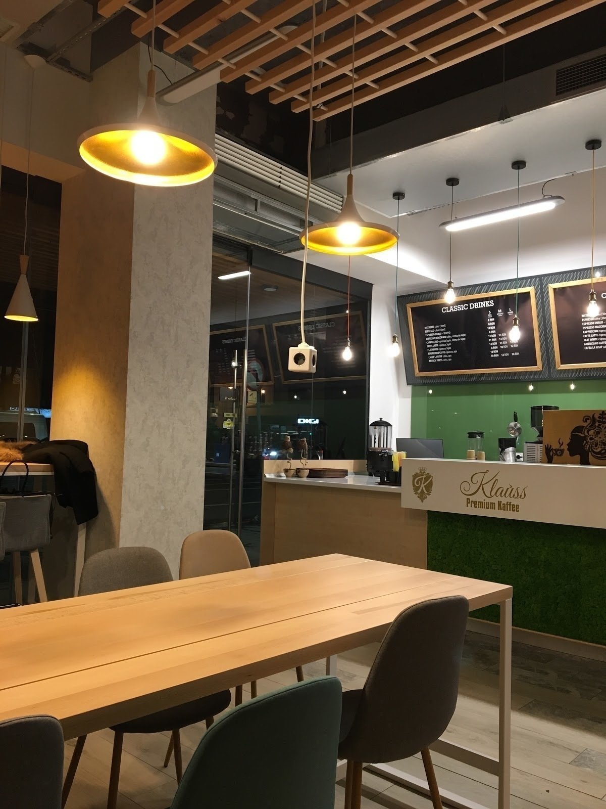 <span class="translation_missing" title="translation missing: en.meta.location_title, location_name: Klauss Coffee Shop, city: Bucharest">Location Title</span>