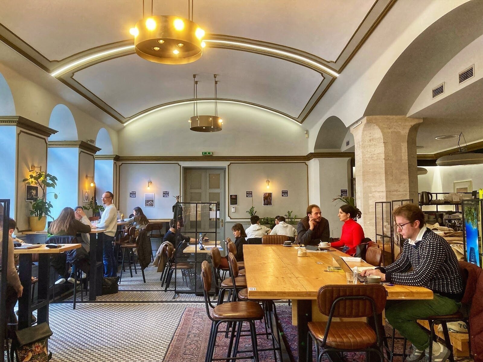 <span class="translation_missing" title="translation missing: en.meta.location_title, location_name: Arch&amp;Beans Kávéművek, city: Budapest">Location Title</span>
