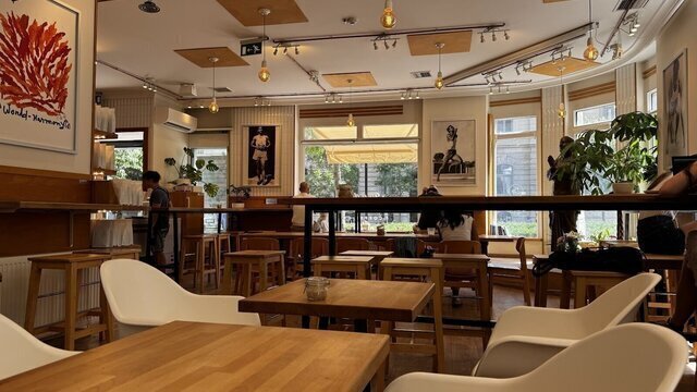 Madal Cafe