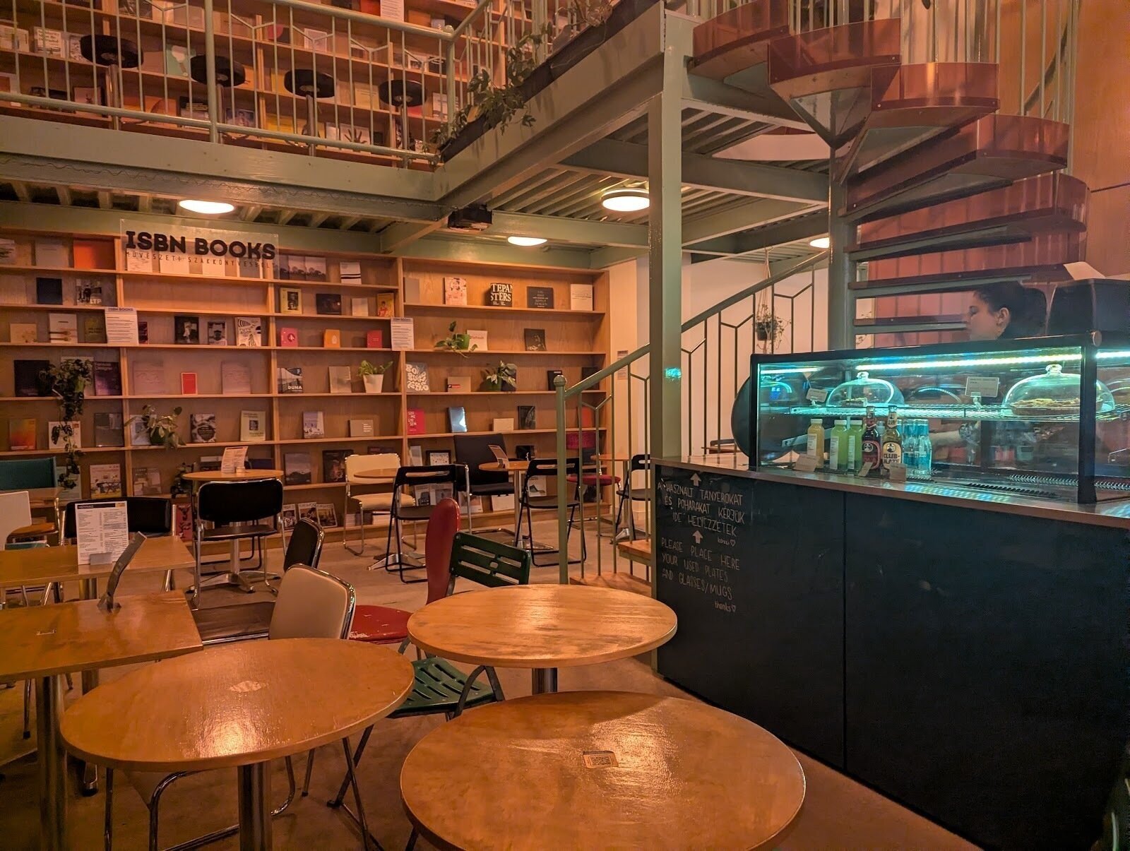 Művház Kávézó: A Work-Friendly Place in Budapest