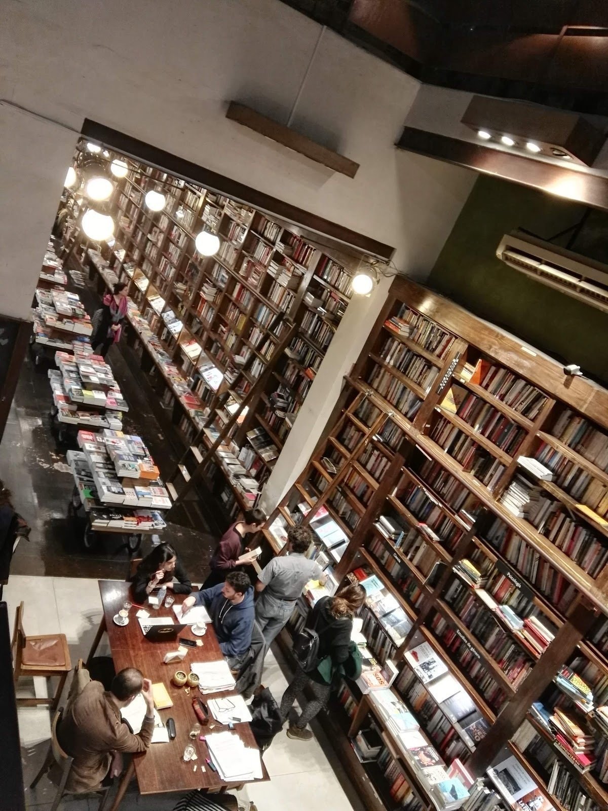 <span class="translation_missing" title="translation missing: en.meta.location_title, location_name: Libros del Pasaje, city: Buenos Aires">Location Title</span>