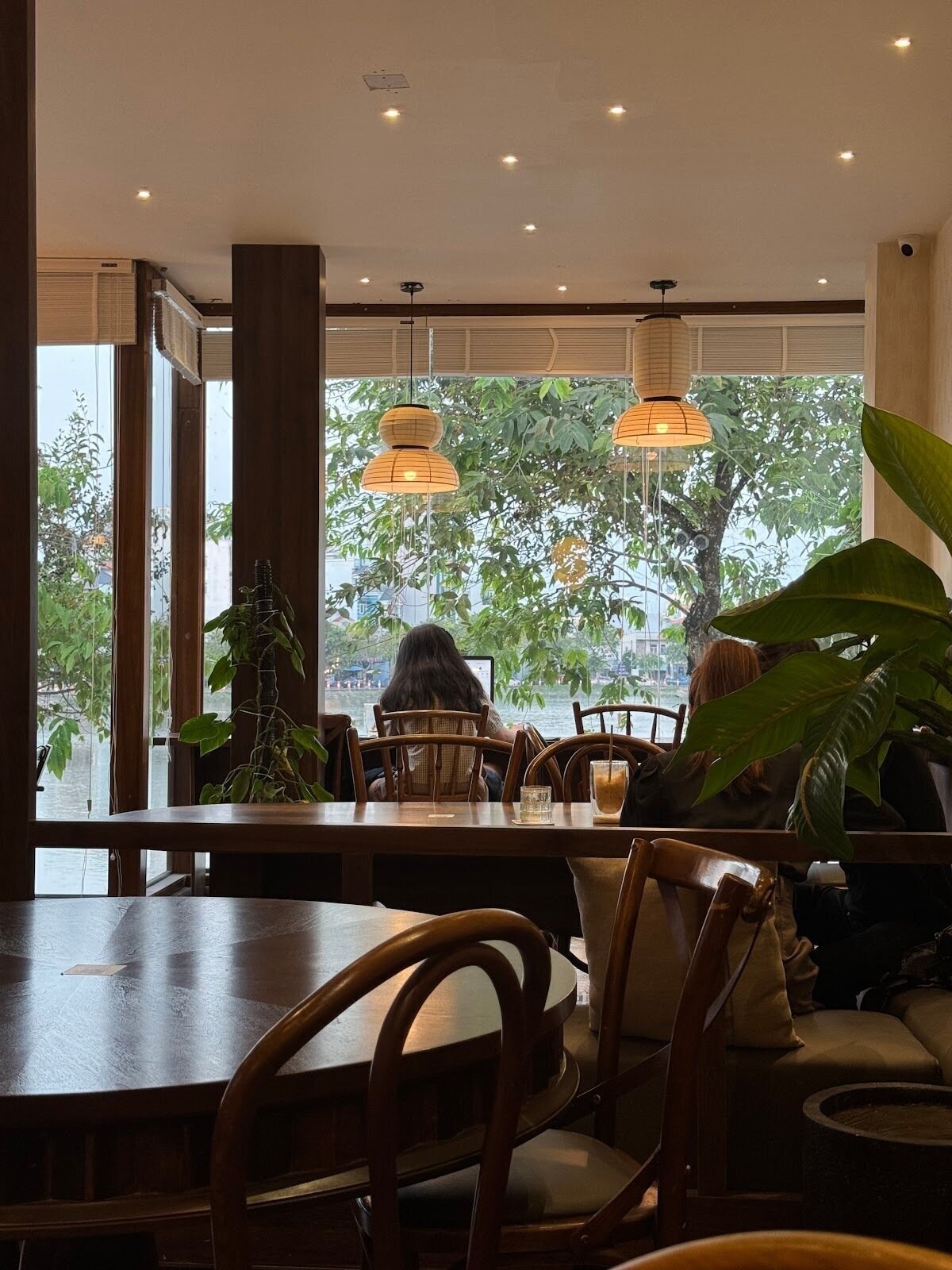 <span class="translation_missing" title="translation missing: en.meta.location_title, location_name: Coti Cafe, city: Cần Thơ">Location Title</span>