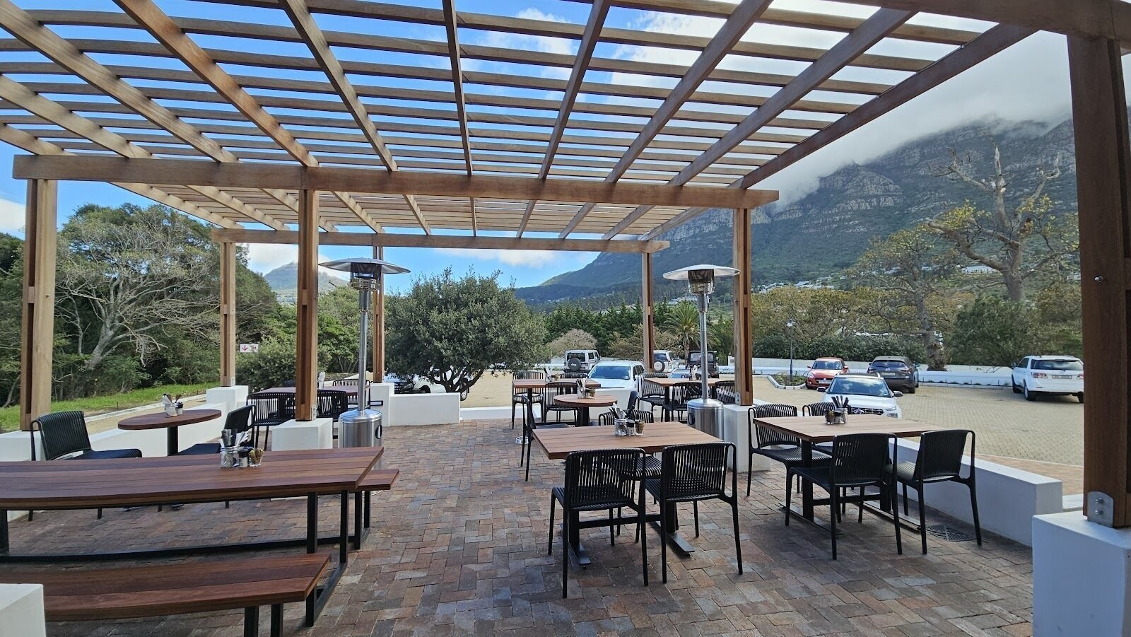 <span class="translation_missing" title="translation missing: en.meta.location_title, location_name: Bootlegger Hout Bay, city: Cape Town">Location Title</span>