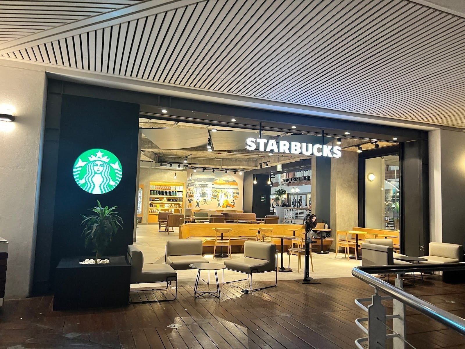 <span class="translation_missing" title="translation missing: en.meta.location_title, location_name: Starbucks V&amp;A Waterfront, city: Cape Town">Location Title</span>