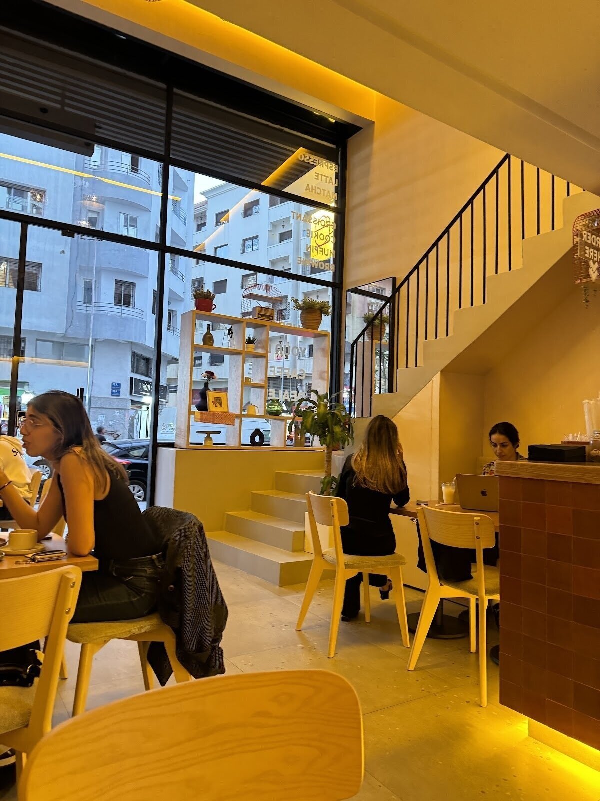 <span class="translation_missing" title="translation missing: en.meta.location_title, location_name: THE CLOUD COFFEE LAB, city: Casablanca">Location Title</span>