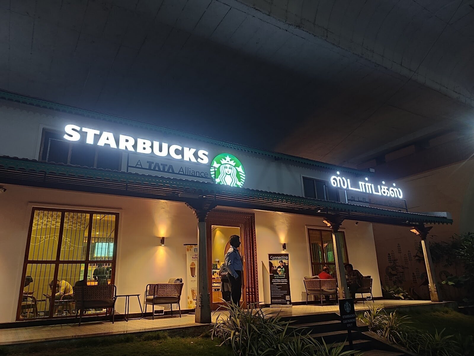 <span class="translation_missing" title="translation missing: en.meta.location_title, location_name: Starbucks @ Urban Square, city: Chennai">Location Title</span>