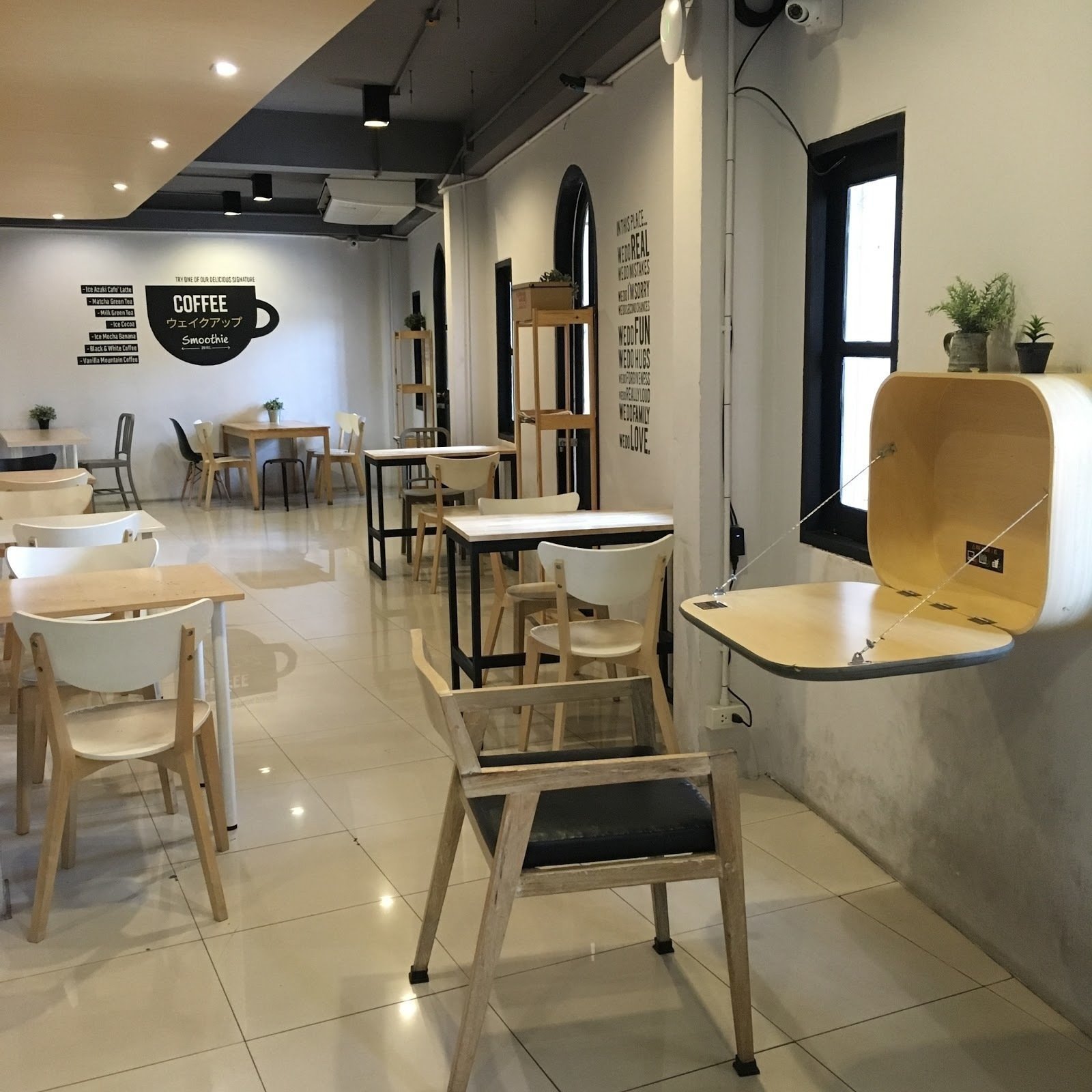 <span class="translation_missing" title="translation missing: en.meta.location_title, location_name: Wake Up Coffee , city: Chiang Mai">Location Title</span>