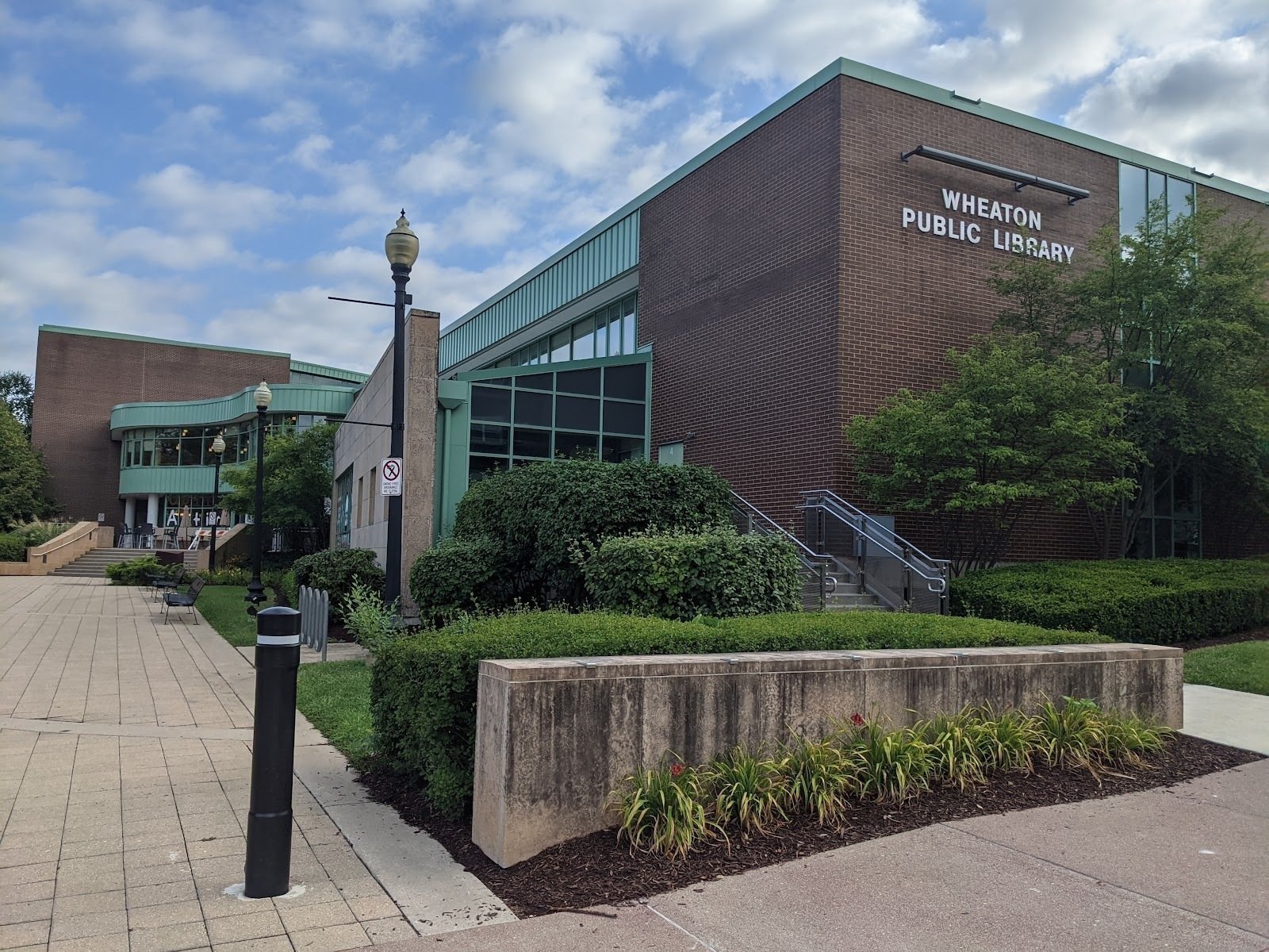 Wheaton Public Library: A Work-Friendly Place in Chicago