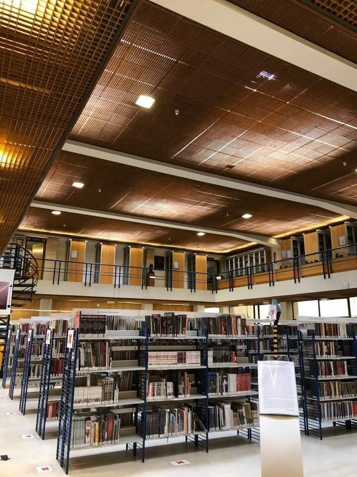 <span class="translation_missing" title="translation missing: en.meta.location_title, location_name: Municipal Library Coimbra, city: Coimbra">Location Title</span>