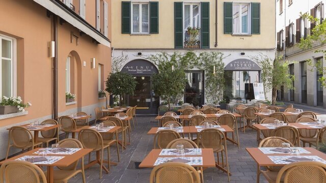 Avenue Hotel